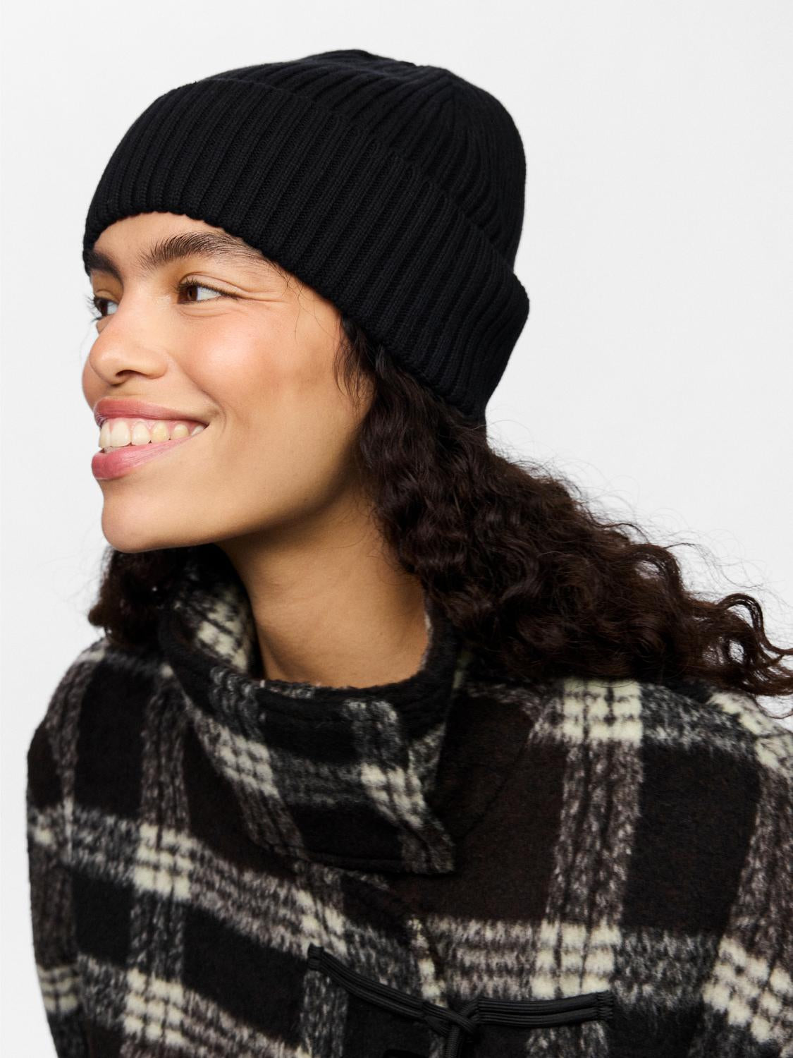 model_shot-back